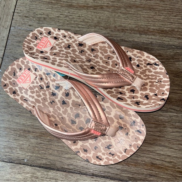 Reef Tan and Pink Sandals Leopard Print - Picture 1 of 6